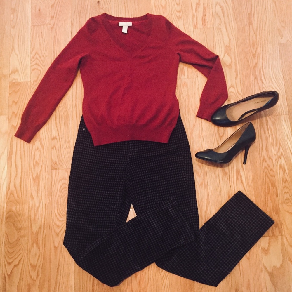 Mauve Banana Republic V-Neck Sweater